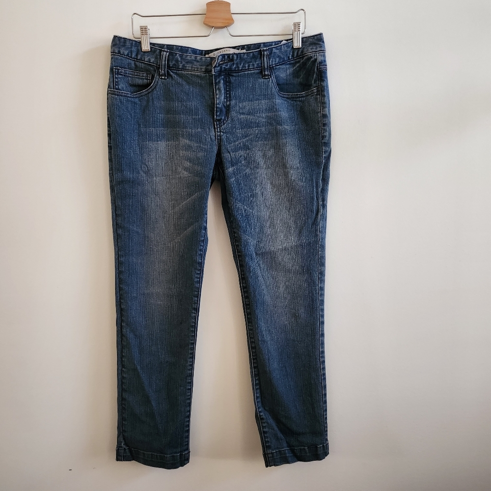 Giordano 32 denim jeans, straight leg, medium wash, zipper fly